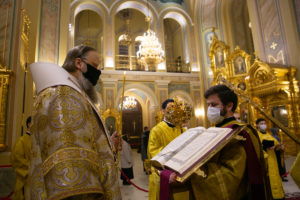 Митрополит Меркурий совершил всенощное бдение в Ростовском кафедральном соборе