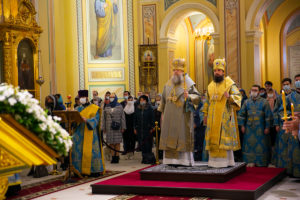 В канун празднования Благовещения Пресвятой Богородицы Глава Донской митрополии совершил всенощное бдение в Ростовском кафедральном соборе