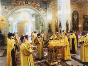 Епископ Таганрогский Артемий совершил всенощное бдение в Кафедральном соборе Рождества Христова г. Волгодонска