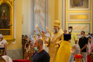 В Неделю 5-ю по Пятидесятнице Глава Донской митрополии совершил Божественную литургию в Ростовском кафедральном соборе