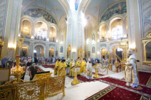 В Неделю 10-ю по Пятидесятнице Глава Донской митрополии совершил Божественную литургию в Ростовском кафедральном соборе