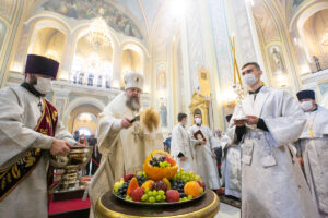 В праздник Преображения Господня митрополит Меркурий совершил Божественную литургию в Ростовском кафедральном соборе