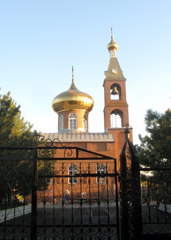 Храм Святых мучеников Флора и Лавра в г. Пролетарске