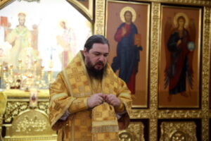 Божественная литургия в день памяти священномученика митрополита Серафима (Чичагова)
