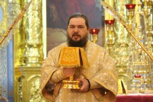 Глава Волгодонской епархии совершил Божественную литургию в день памяти свт. Николая, архиепископа Мир Ликийских, чудотворца