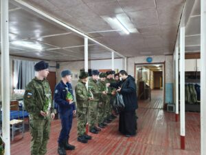 Руководитель епархиального отдела по взаимодействию с Вооруженными силами в канун Рождества посетил воинскую часть