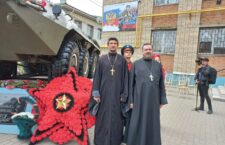 Священнослужители Зимовниковского округа приняли участие в открытии памятника участникам локальных конфликтов в поселке Зимовники