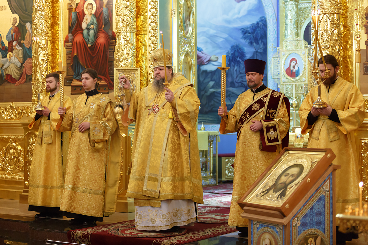 Азбука веры богослужение сегодня. Полиелей. Полиелейное богослужение. Полиелей последование. Полиелейная вечерня.