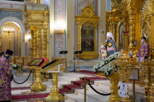 В Неделю 4-ю Великого поста Глава Донской митрополии совершил Божественную литургию в Ростовском кафедральном соборе