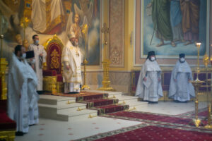 В день празднования Рождества честного славного Пророка, Предтечи и Крестителя Господня Иоанна Глава Донской митрополии совершил Божественную литургию в Ростовском кафедральном соборе
