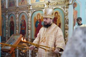 Владыка Антоний совершил Божественную литургию в храме Петра и Павла поселка Зимовники