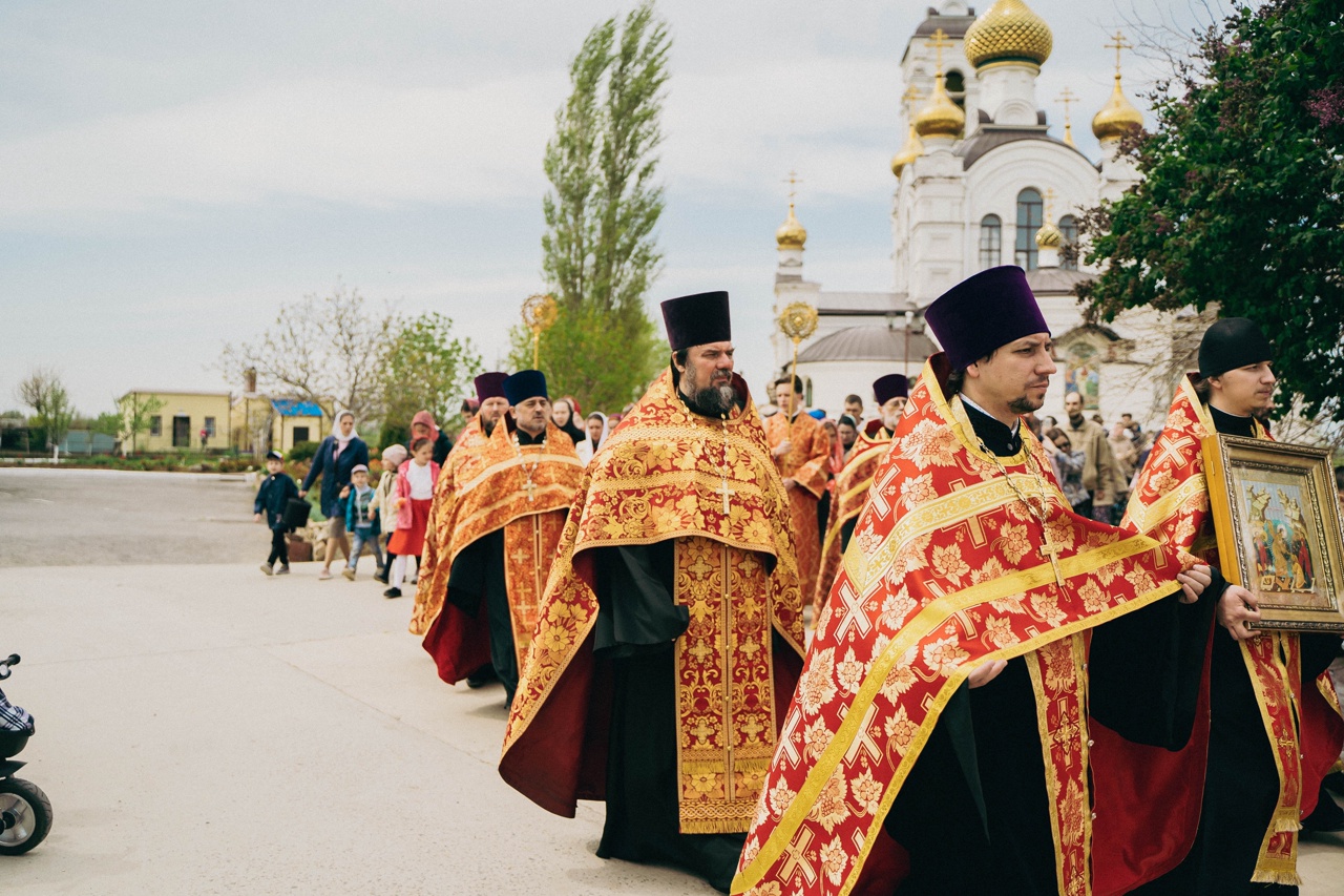 Волгодонск впервые отметил Светлое Христово Воскресение большим крестным  ходом и праздничным концертом — Волгодонская епархия