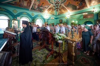В День Святой Троицы владыка Антоний совершил Божественную литургию в Троицком храме в Семикаракорске