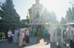 Владыка Антоний совершил Божественную литургию престольного дня в храме Василия Блаженного