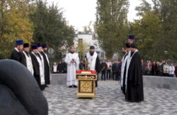 Епископ Антоний совершил заупокойную Литию на месте теракта в Волгодонске